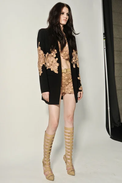 Look 16